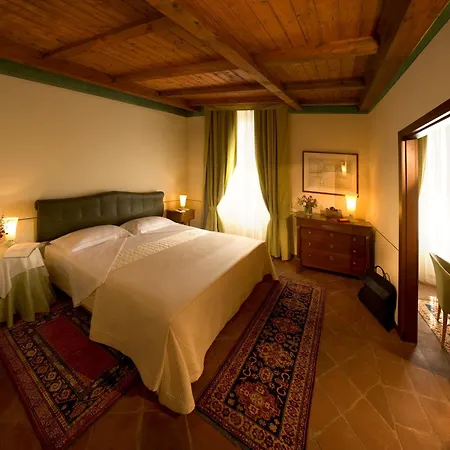 Dell'agenzia Hotel 4*