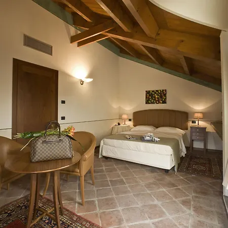 Dell'agenzia 4*