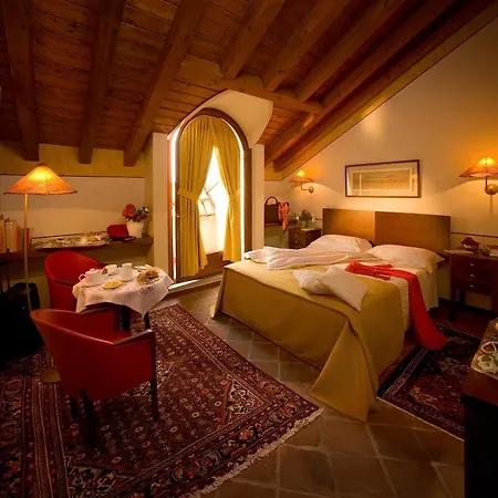 Dell'agenzia 4*