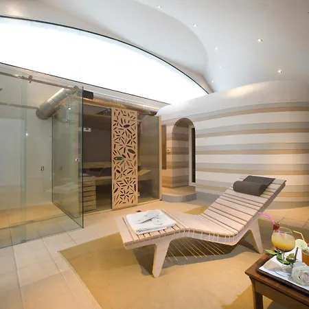 Hotel Dell'agenzia 4*