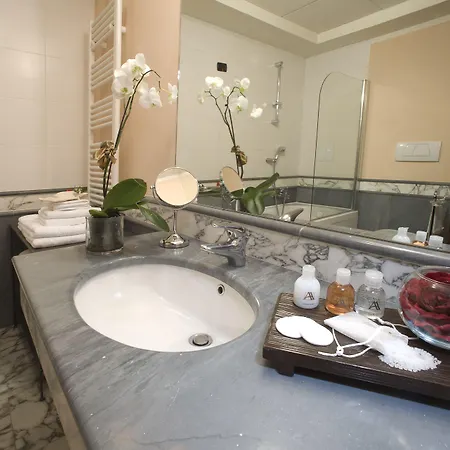 Dell'agenzia 4*