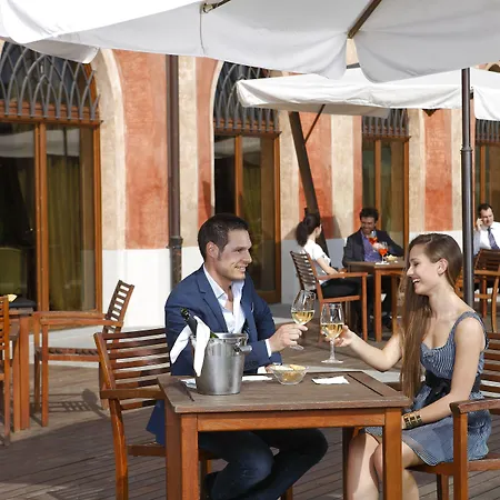 Dell'agenzia Hotel 4*