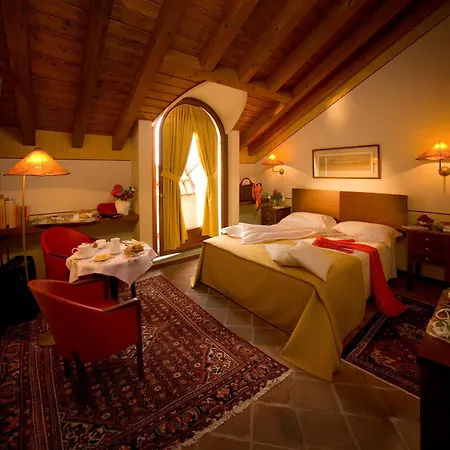 Dell'agenzia 4* Bra
