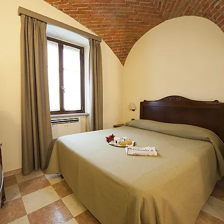 Hotel Dell'agenzia 4*