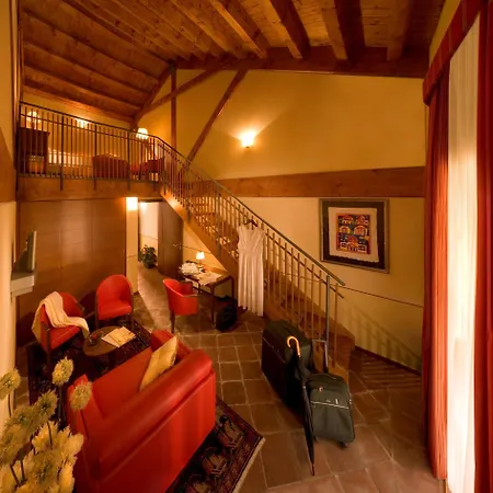 Hotel Dell'agenzia 4*