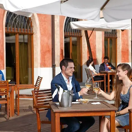 Dell'agenzia 4* ברה